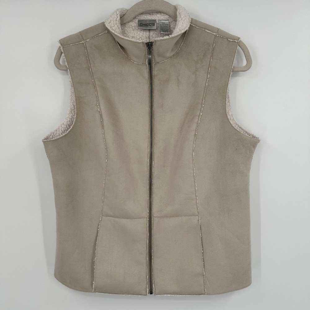 Chicos Vest Womens 2 Beige Faux Suede Sherpa Lined Zip Front Pockets Cozy Casual